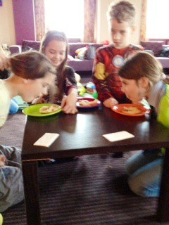 Fánkevő verseny 1.